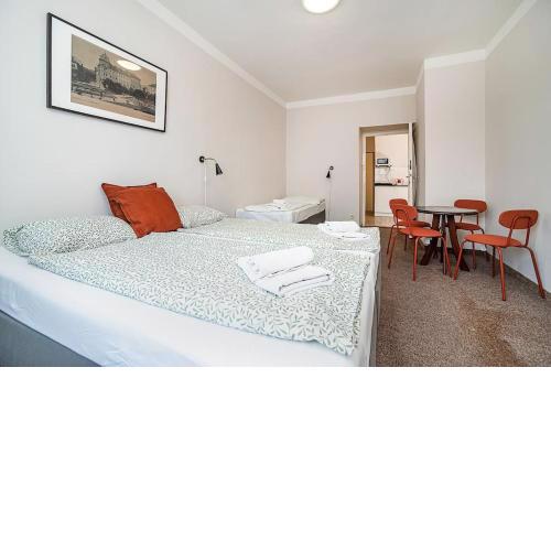 Compact apartment sleeps 7