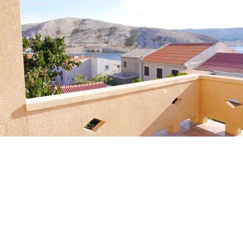 Cosy 1 bedroom apartment with sea view
