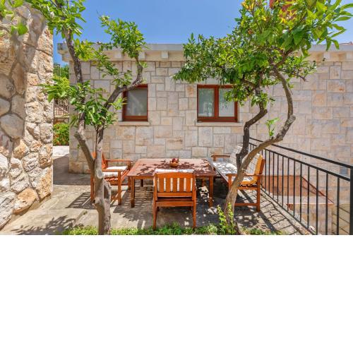 Cosy apartment close to Lapad promenade and beach