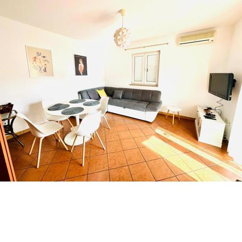 Cosy apartment close to nature park Kamenjak