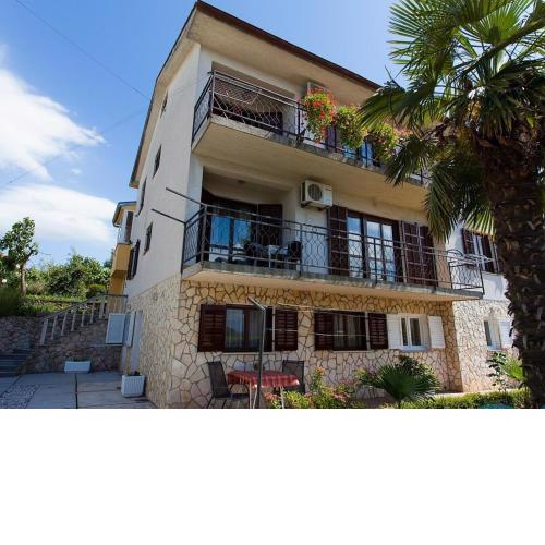 Cosy Apartment in Malinska near Sea