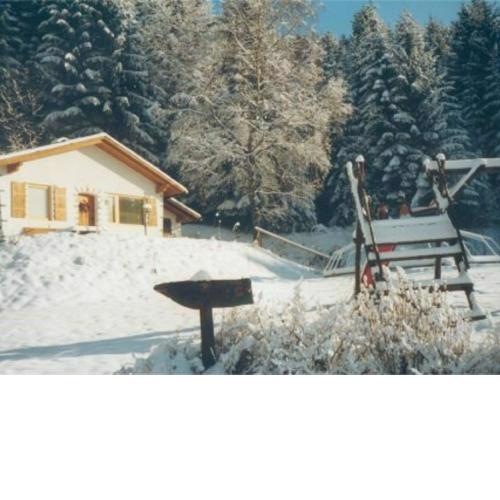Cosy holiday home with private pool