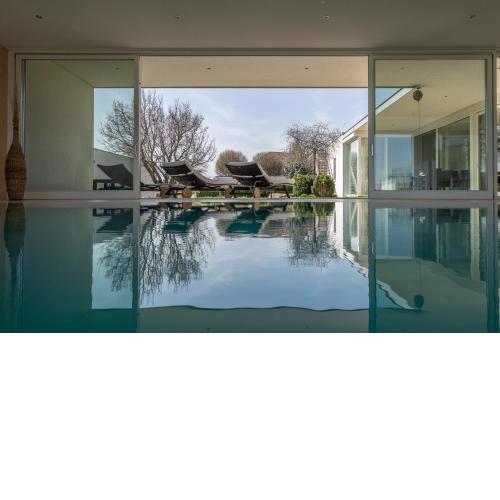 Country Lake Villa