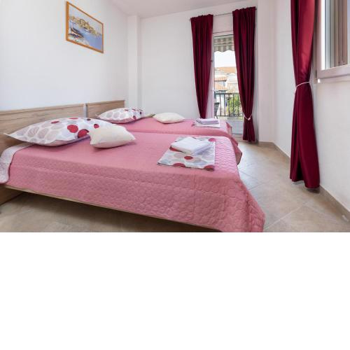 Cozy 1-bedroom apartment near the center of Trogir