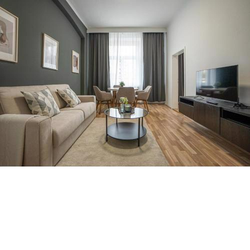 Cozy 1-BR apartment with a king bed in a calm area