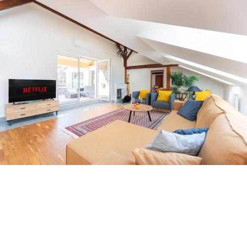 Cozy 4-bedrooms apartment with Terrace