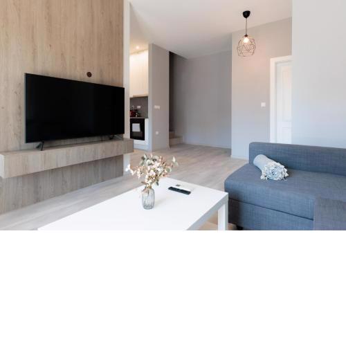 Cozy and bright 2BD family home