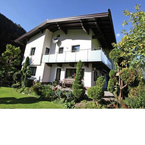 Cozy Apartment in Aschau im Zillertal near Ski Lift