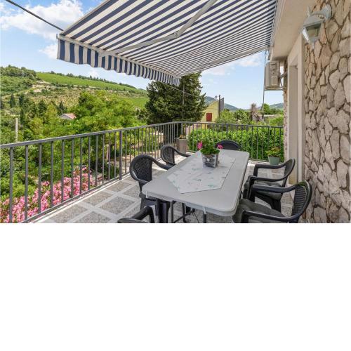 Cozy Apartment In Klek With Wifi