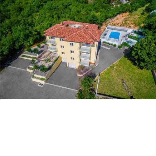Cozy Apartment In Kostrena With House Sea View