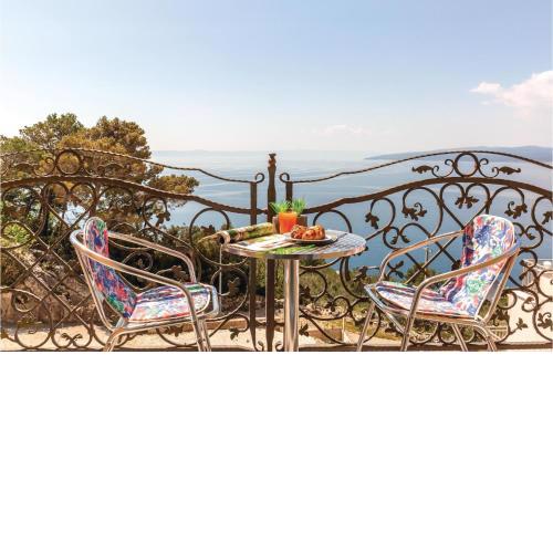 Cozy Apartment In Krvavica With House Sea View