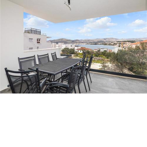 Cozy Apartment In Okrug Gornji With Kitchen