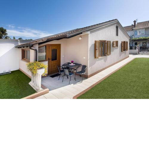 Cozy Apartment nur 600 Meter zum Strand mit Grill, privater Terrasse, Waschmaschine