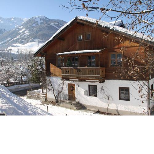 Cozy apartment with balcony in Mittersill