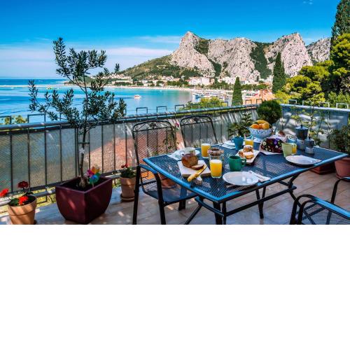 Cozy apartments with seafront terraces