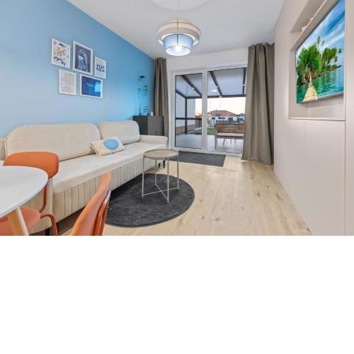 Cozy Apt w AC, Garden & Parking