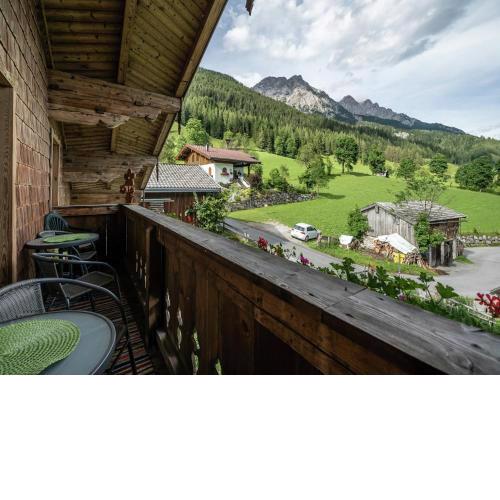 Cozy feel good holiday apartment in Leogang