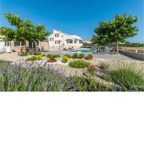Cozy Home In Debeljak With Outdoor Swimming Pool