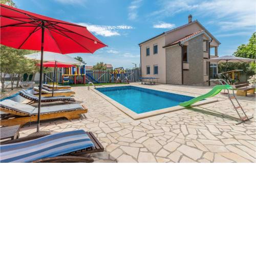 Cozy Home In Kakma With Outdoor Swimming Pool
