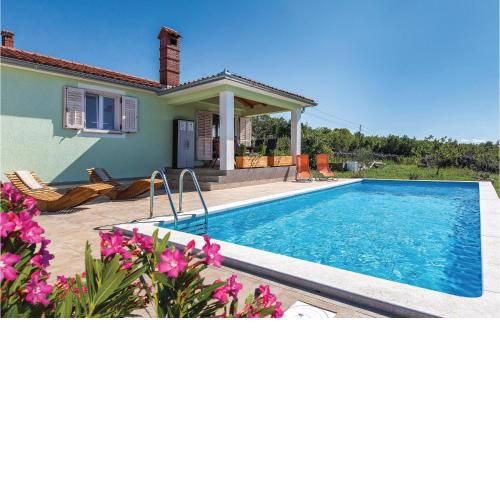 Cozy Home In Koromacno With House Sea View