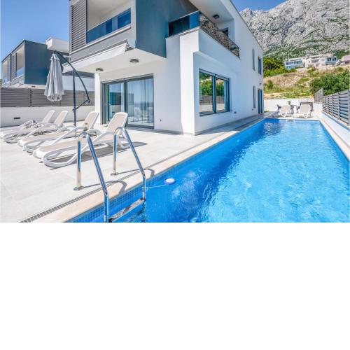 Cozy Home In Makarska With Jacuzzi