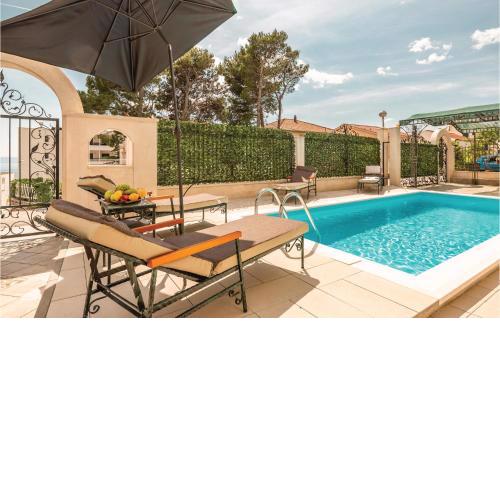 Cozy Home In Makarska With Jacuzzi