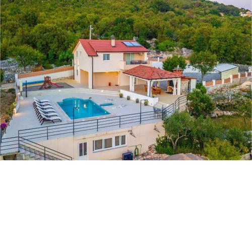 Cozy Home In Nova Sela With Outdoor Swimming Pool