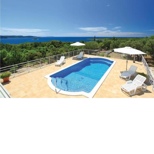 Cozy Home In Pelegrin With Outdoor Swimming Pool