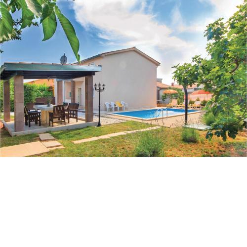 Cozy Home In Pula With Kitchen