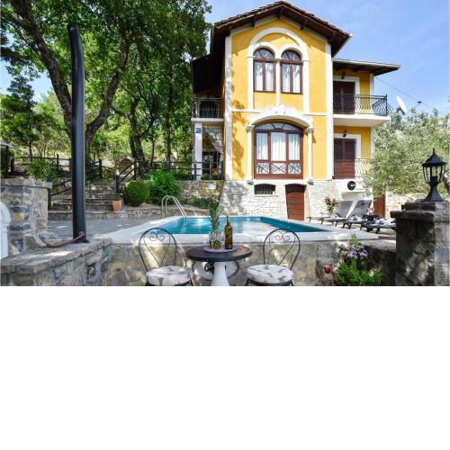 Cozy Home In Srinjine With Outdoor Swimming Pool