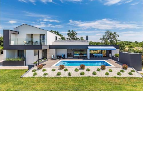 Cozy Home In Valbandon With Wifi