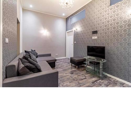 Cozy Homestay at Prague Main Station