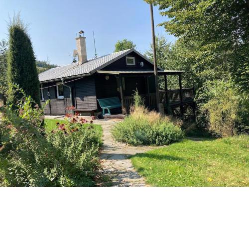 Cozy mountain cottage with terrace in Dolni Lomna