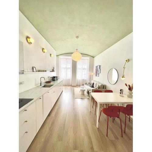 Cozy, natural ground base APT