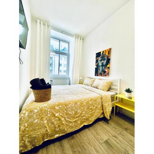 Cozy Studio Apt, 15-Min Drive to Schönbrunn