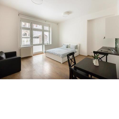 Cozy Studio in quiet courtyard near Charles Bridge