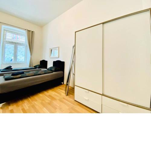 Cozy Studio LG4