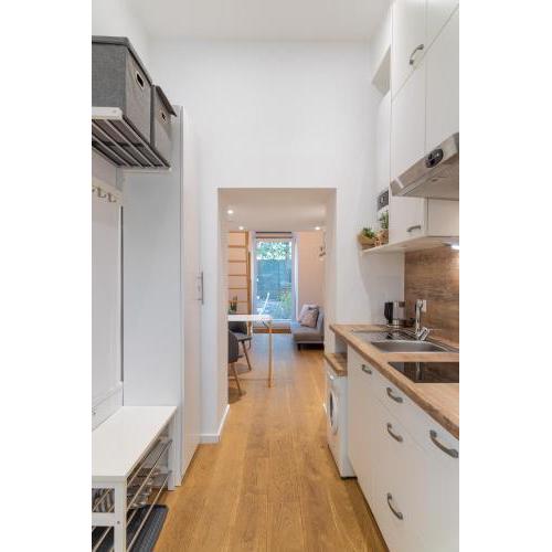 Cozy studio, private garden, 8 min to city center