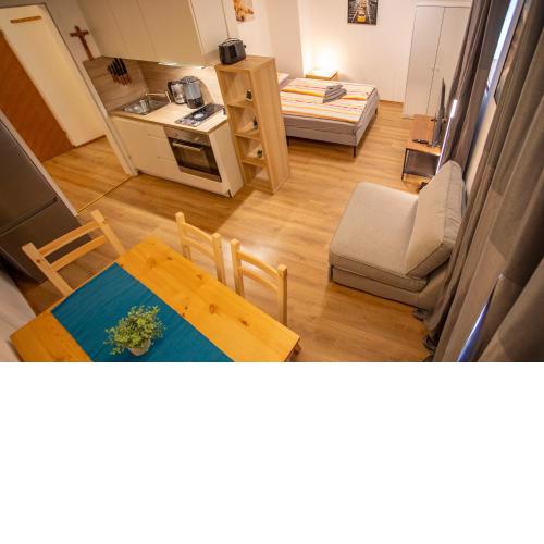 Cozy Tyrolean Old Town Studio
