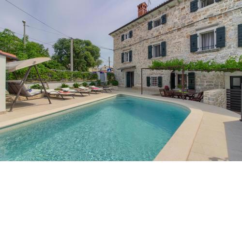 Cozy villa Zita with private pool near town center