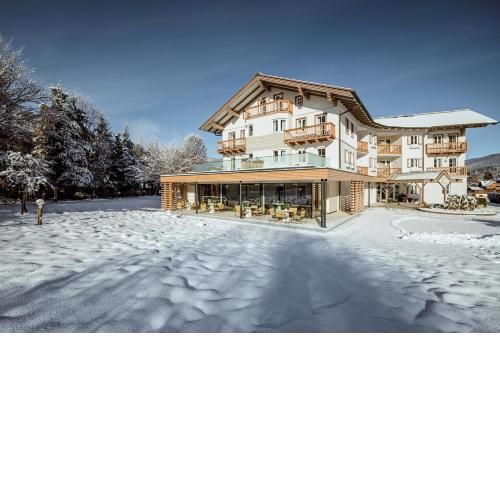 Crystls Aparthotel
