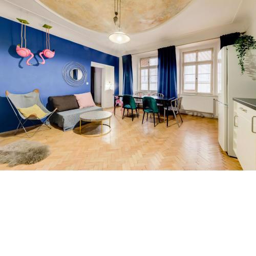 Curiosity apartments