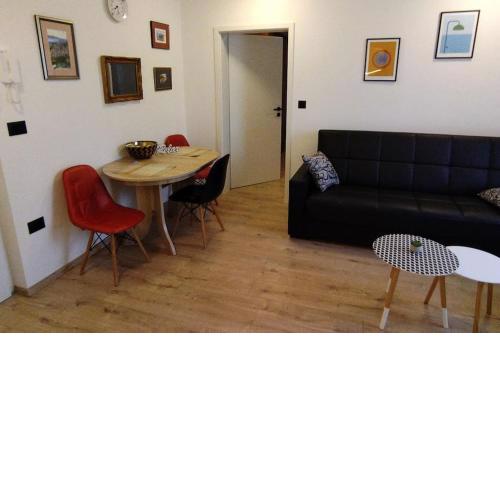 Cute Apartment Marla Art close to Center