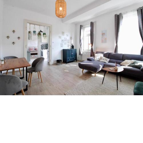Cute Boho APT with Balcony