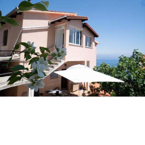 Cvita - Cozy apartment with an amazing view