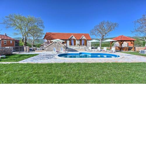 Dalmatia Stone House - heated pool