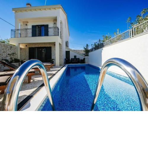 Dalmatian Villa Castello Coza with pool, Vinjerac