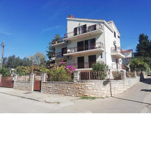 Danyja Apartments
