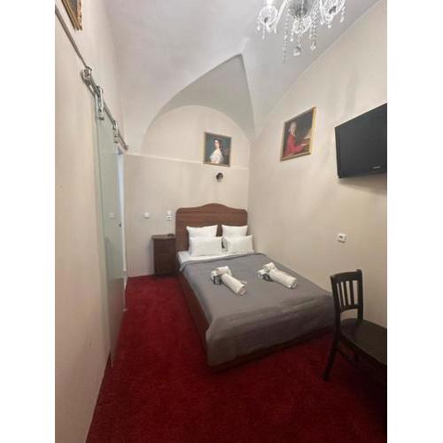 DATRI Petite Suite 8