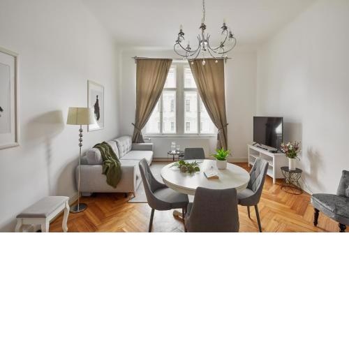 Deluxe Apartment in Lesser Town by Prague Days